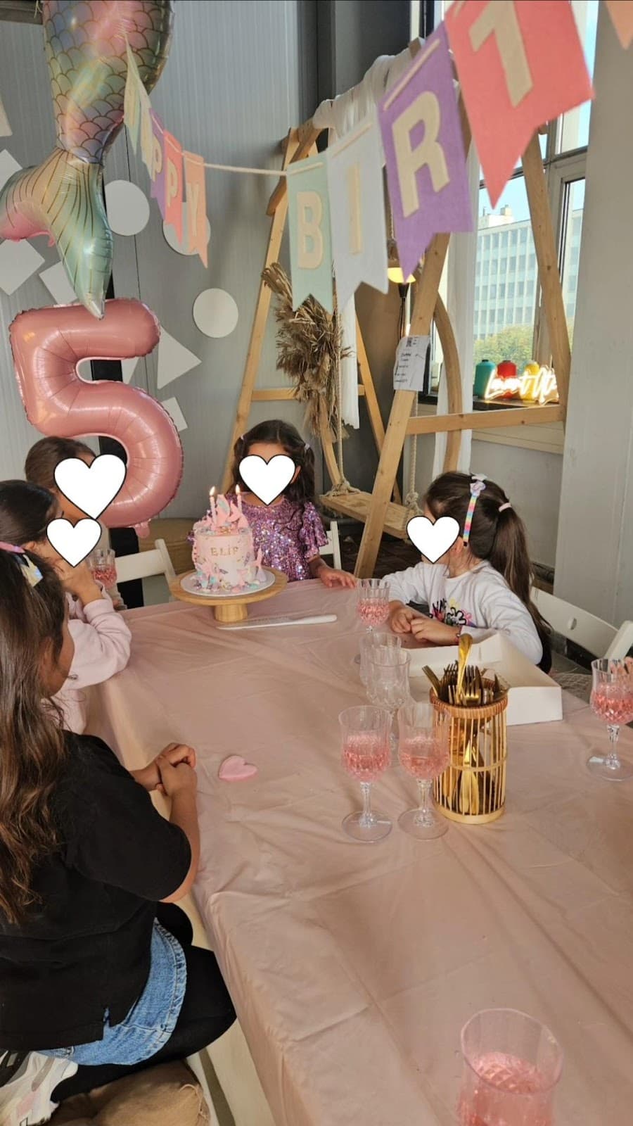 Kinderen maken hun eigen kunstwerken